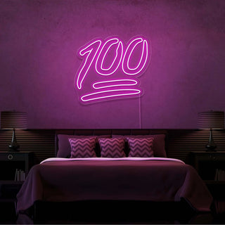 Letra LED "100%" personalizada tamaño 100 x 100 cm