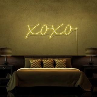 Scritta a Led Personalizzata Frasi Personalizzate "xoxo" cm 80 x 30