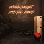 Scritta a Led Personalizzata Frasi Personalizzate "Work smart hustle hard" cm 120 x 50 - immagine 2