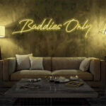 Scritta a Led Personalizzata  "Baddies only" grandezza cm 120 x 40 - immagine 4