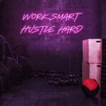 Scritta a Led Personalizzata Frasi Personalizzate "Work smart hustle hard" cm 120 x 50 - immagine 5