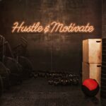 Scritta a Led Personalizzata Frasi Personalizzate "Hustle & Motivate" cm 100 x 30