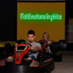 Scritta a Led Personalizzata Frasi Motivazionali "Fatti notare in pista" cm 196 x 33 - immagine 2