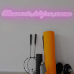 Scritta a Led Personalizzata Frasi Motivazionali "Allenamento, dedizione, successo" cm 284 x 27 - immagine 2