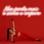 Scritta a Led Personalizzata Frasi Motivazionali "Non perdo mai, o vinco o imparo" cm 191 x 63 - immagine 2