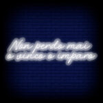 Scritta a Led Personalizzata Frasi Motivazionali "Non perdo mai, o vinco o imparo" cm 191 x 63